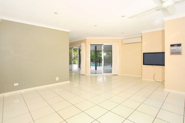 4 Bon Aire Court, CLEAR ISLAND WATERS QLD 4226, Clear Island Waters - Thumbnail 5