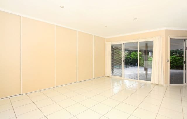 4 Bon Aire Court, CLEAR ISLAND WATERS QLD 4226, Clear Island Waters - Thumbnail 6