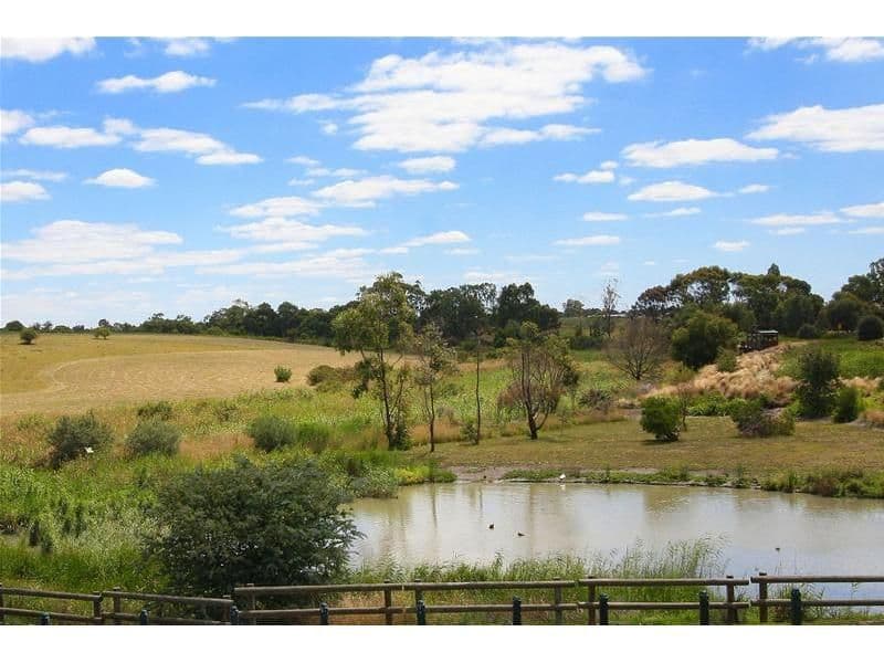 8 Blau Street, BUNDOORA VIC 3083, Bundoora - Thumbnail 2