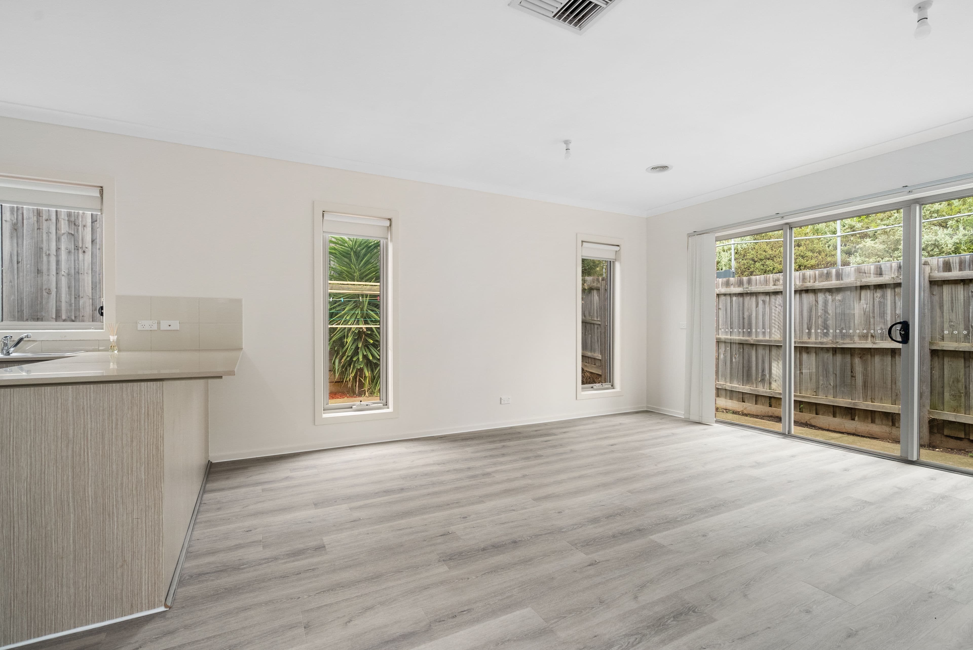 11-15 Silverdale Drive, Darley VIC 3340, Darley - Thumbnail 6