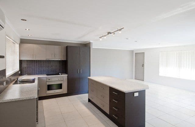 125 Campbell Street, SORRENTO QLD 4217, Sorrento - Thumbnail 3