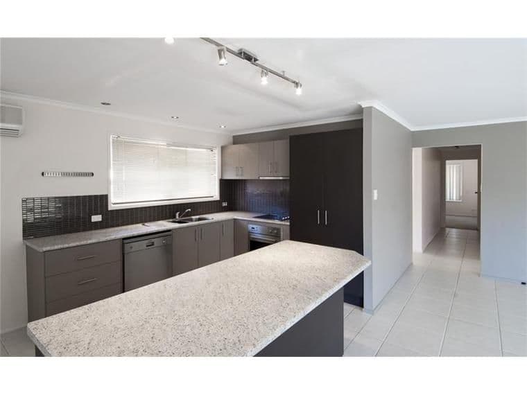 125 Campbell Street, SORRENTO QLD 4217, Sorrento - Thumbnail 4