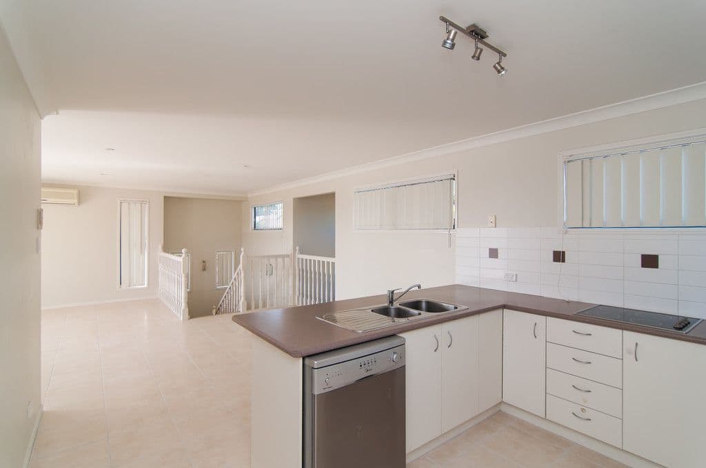 6 Snowbell Court, Upper Caboolture QLD 4510, Upper Caboolture - Thumbnail 2