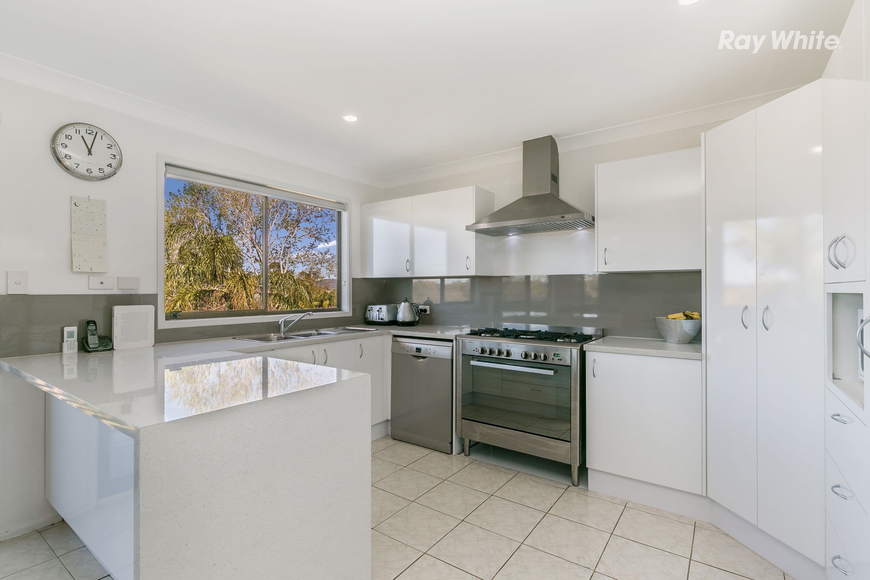 36 Treeview Place, Saratoga - Thumbnail 6