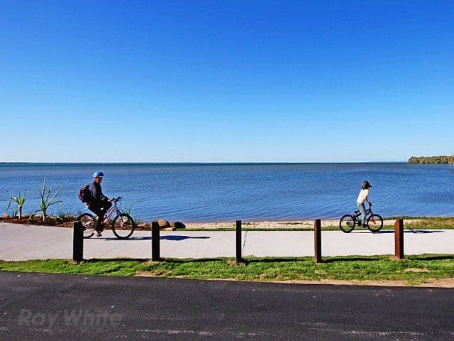 13 Beaufort Place, DECEPTION BAY QLD 4508, Deception Bay - Thumbnail 5