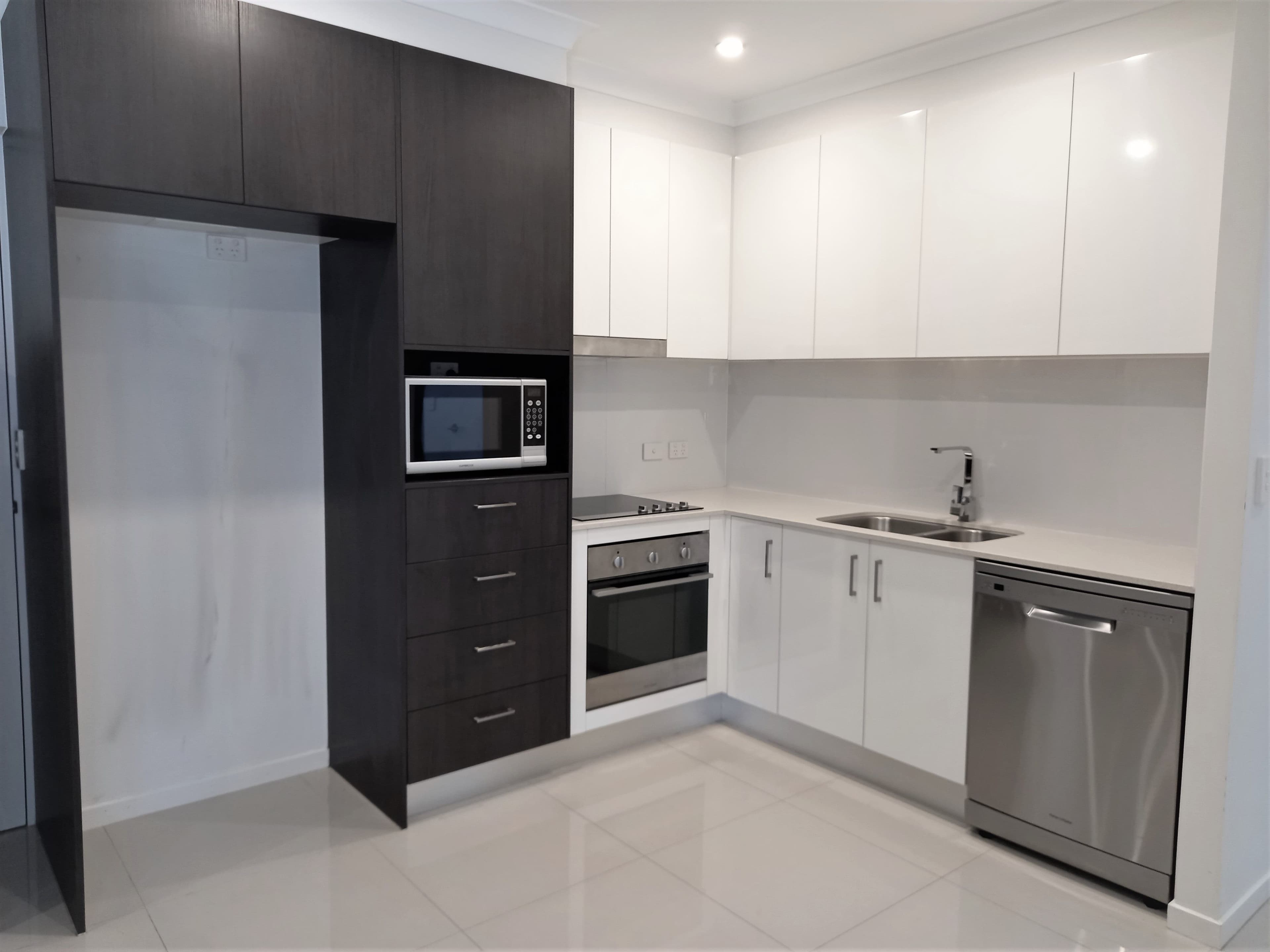 17-19 Isedale Street, Wooloowin QLD 4030, Wooloowin - Thumbnail 2