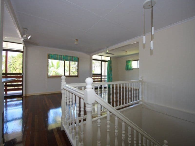 661 Charlton Esplanade, URANGAN QLD 4655, Urangan - Thumbnail 2