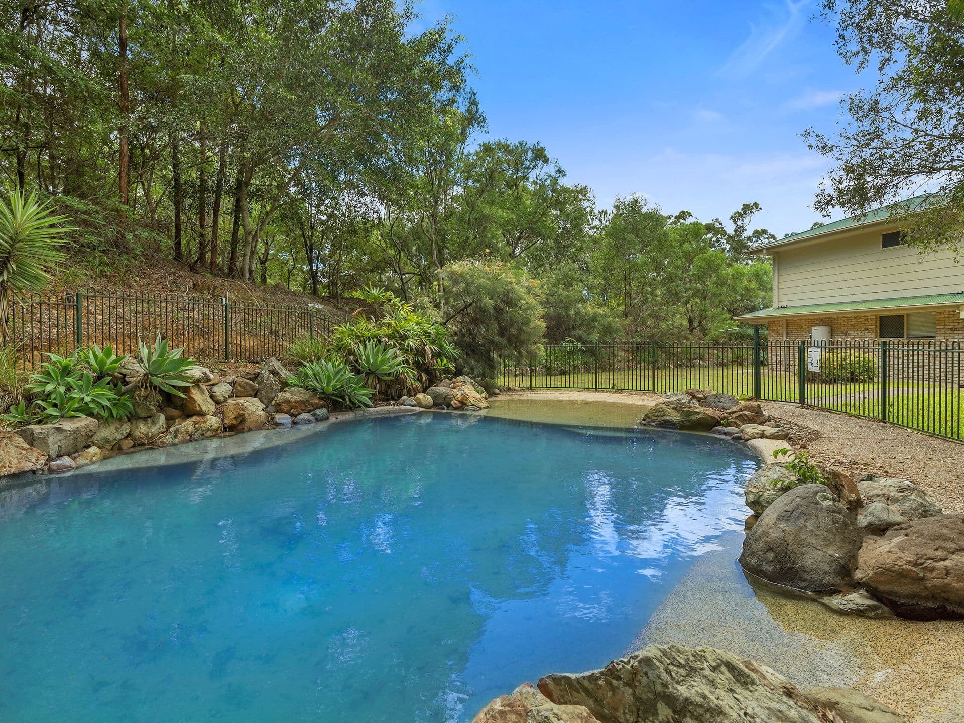 34 Raleigh Terrace, Currumbin Waters QLD 4223, Currumbin Waters - Thumbnail 2