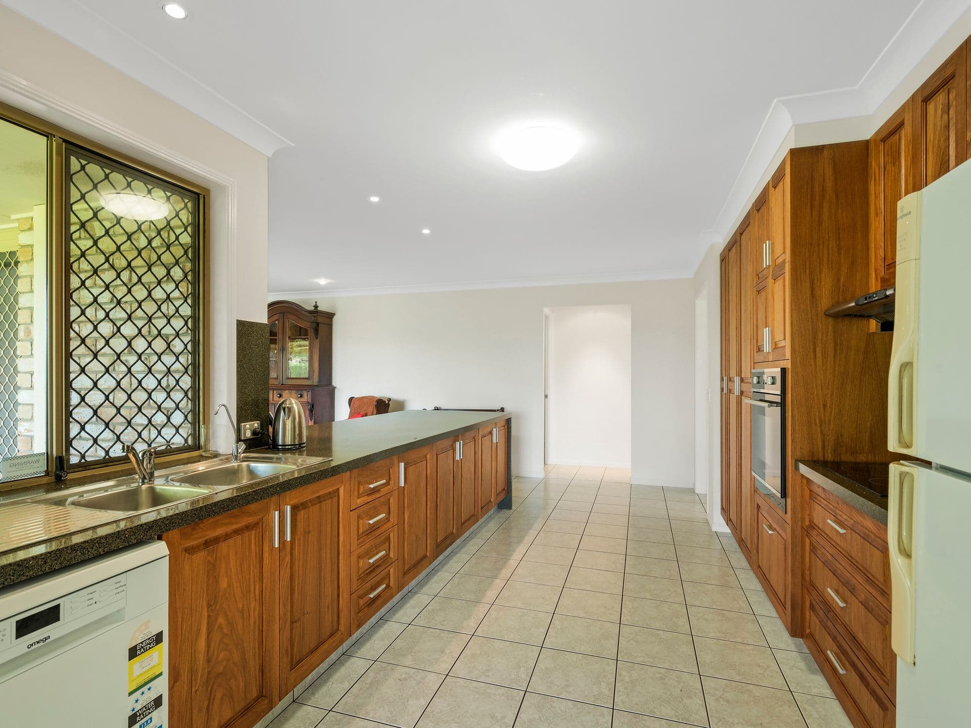 34 Raleigh Terrace, Currumbin Waters QLD 4223, Currumbin Waters - Thumbnail 6