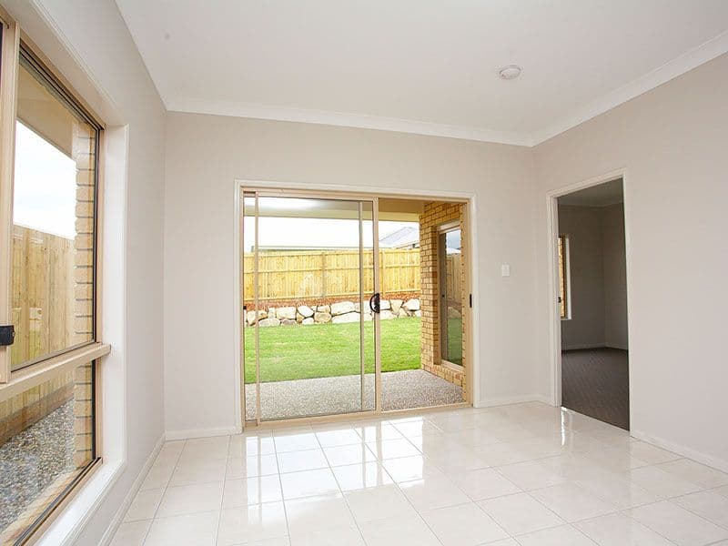 8 Planigale Crescent, North Lakes QLD 4509, North Lakes - Thumbnail 3