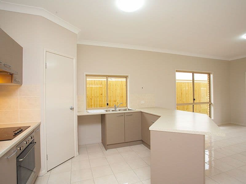 8 Planigale Crescent, North Lakes QLD 4509, North Lakes - Thumbnail 4