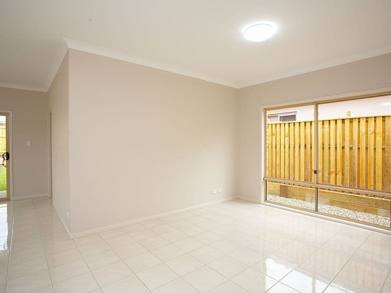 8 Planigale Crescent, North Lakes QLD 4509, North Lakes - Thumbnail 5