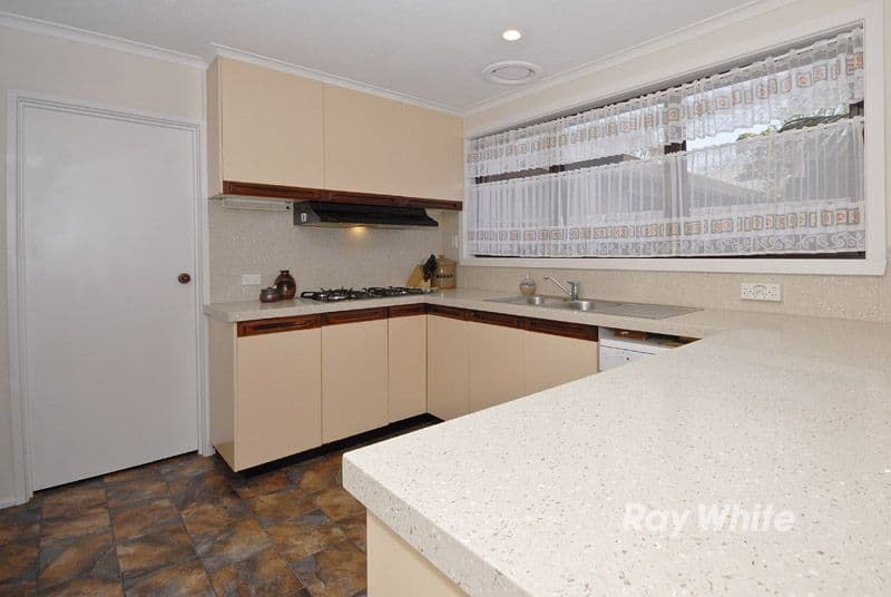 67 Fonteyn Drive, WANTIRNA SOUTH VIC 3152, Wantirna South - Thumbnail 4