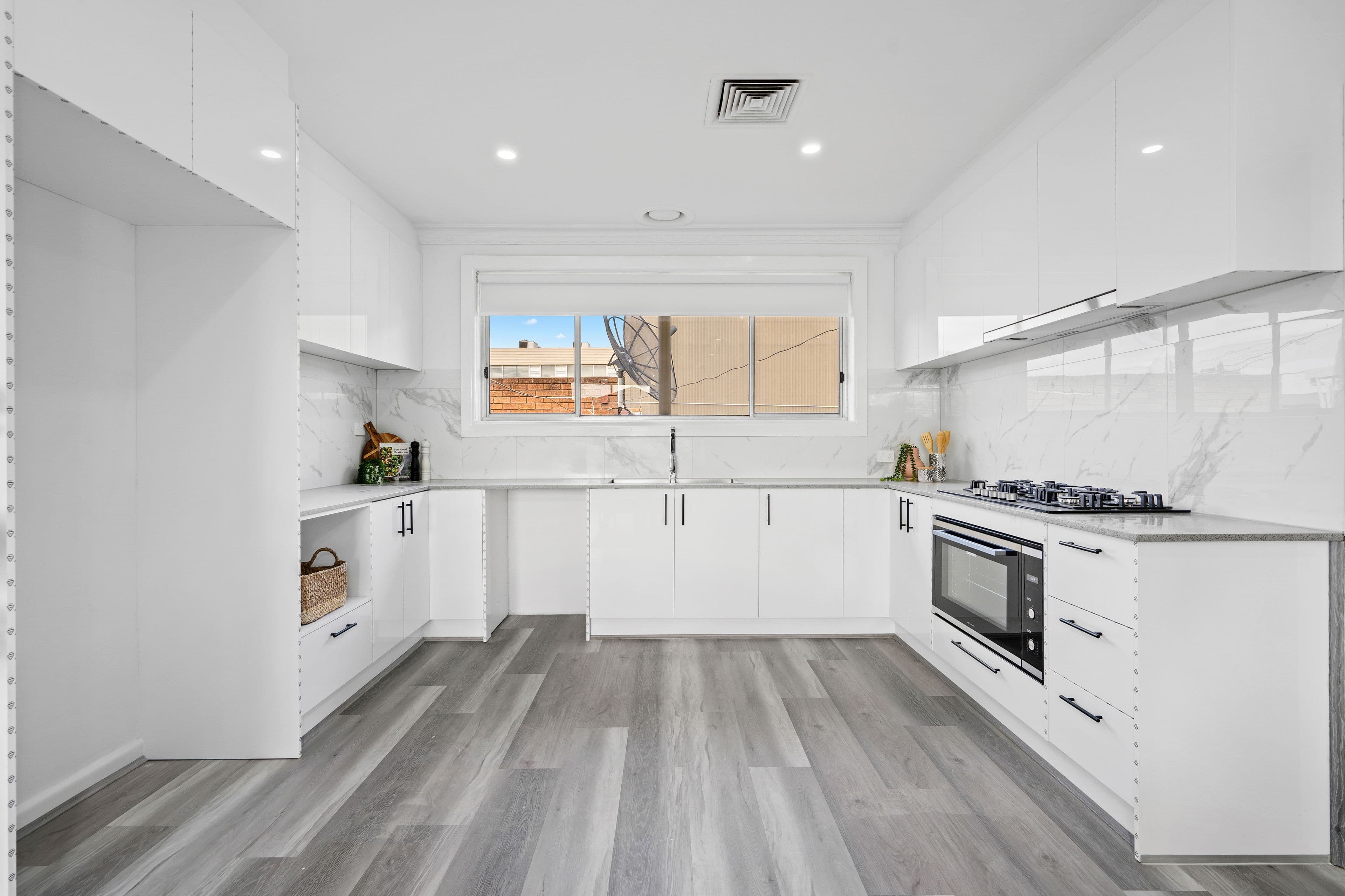 173 Broadhurst Avenue, Reservoir VIC 3073, Reservoir - Thumbnail 3