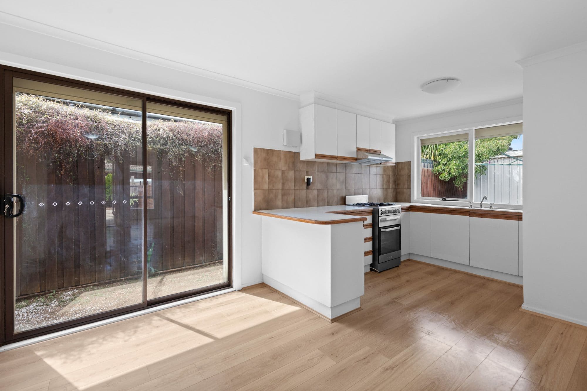 35 Illawong Grove, Werribee VIC 3030, Werribee - Thumbnail 4