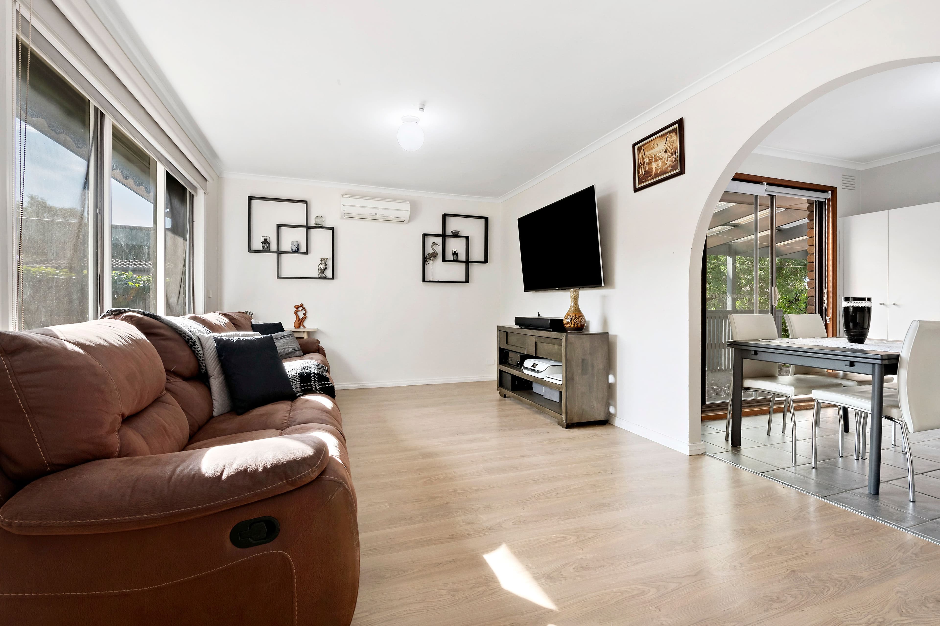 34 Raphael Crescent, Frankston VIC 3199, Frankston - Thumbnail 2