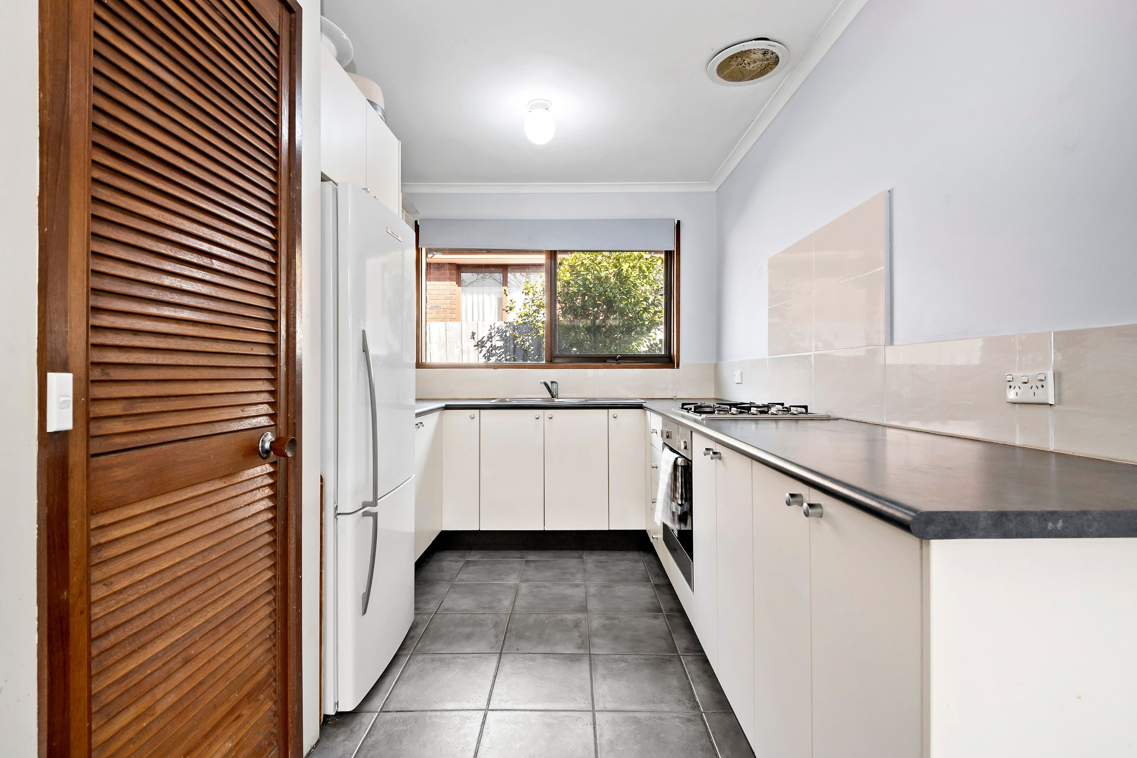 34 Raphael Crescent, Frankston VIC 3199, Frankston - Thumbnail 4