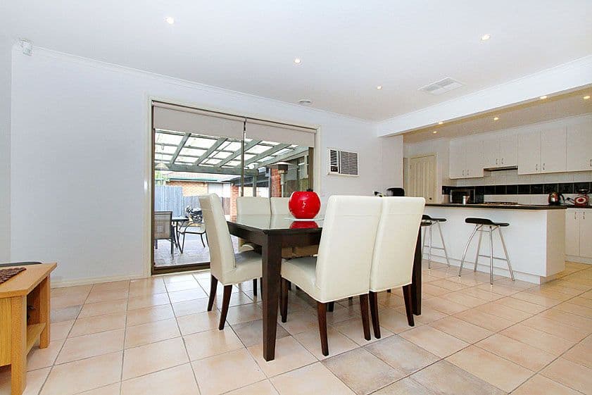 12 Flemington Drive, MILL PARK VIC 3082, Mill Park - Thumbnail 4