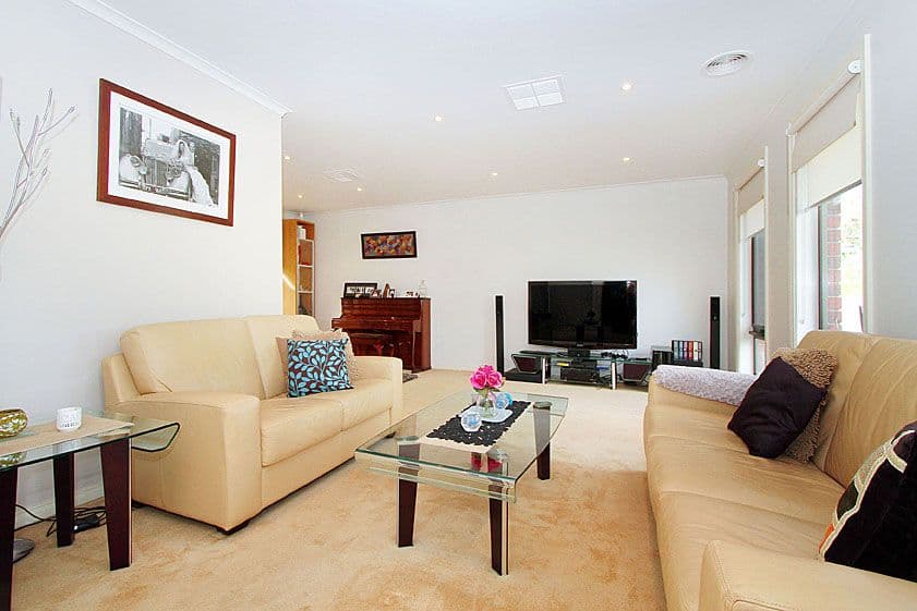 12 Flemington Drive, MILL PARK VIC 3082, Mill Park - Thumbnail 5