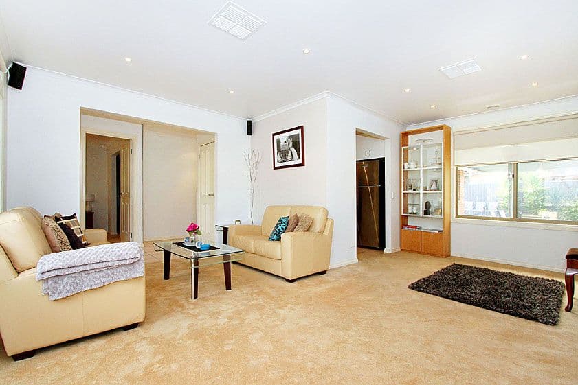 12 Flemington Drive, MILL PARK VIC 3082, Mill Park - Thumbnail 6