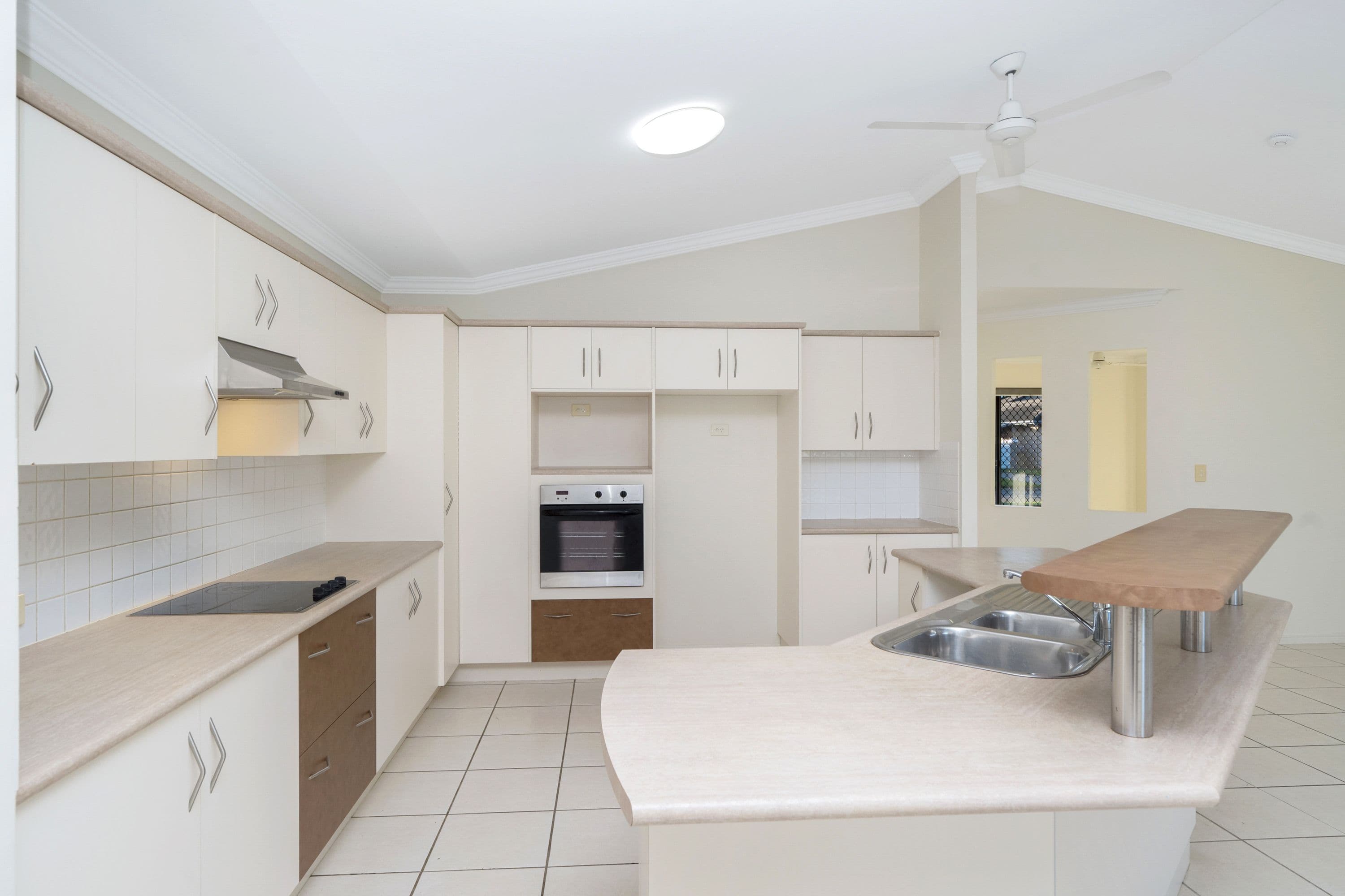 10 Bamboo Crescent, Mount Louisa QLD 4814, Mount Louisa - Thumbnail 3