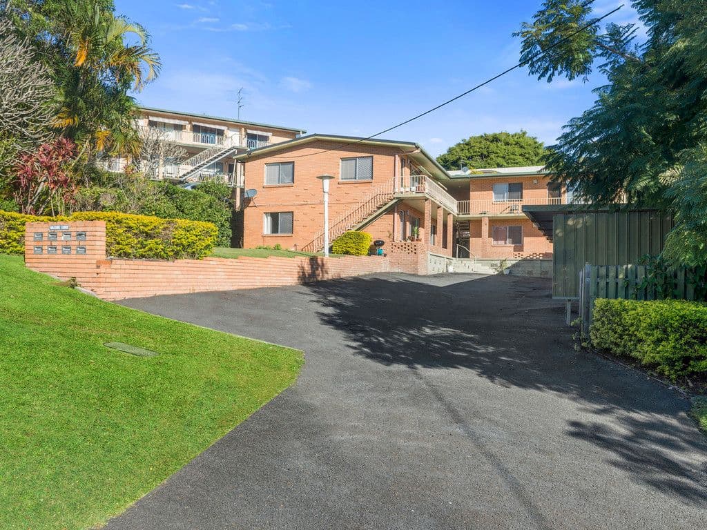 8 Tweed Street, Coolangatta QLD 4225, Coolangatta - Thumbnail 2