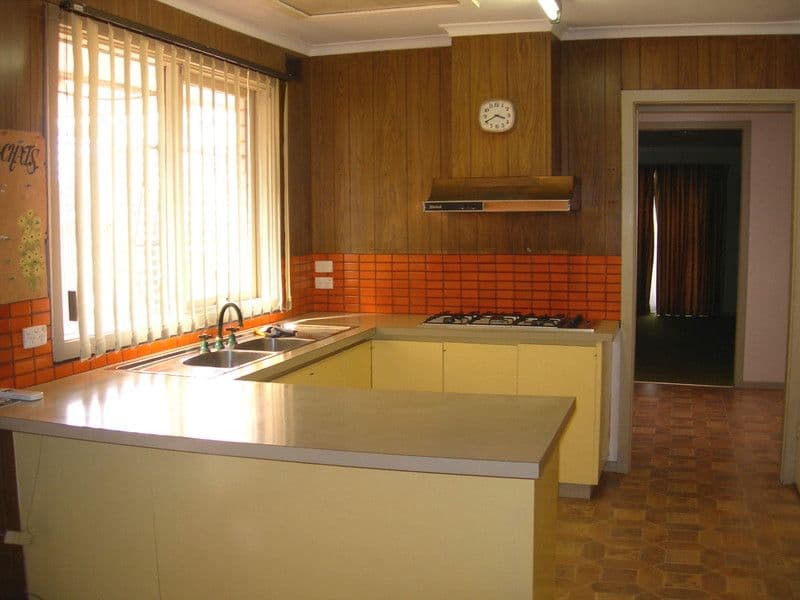 1 Wyatt Place, MELTON VIC 3337, Melton - Thumbnail 2