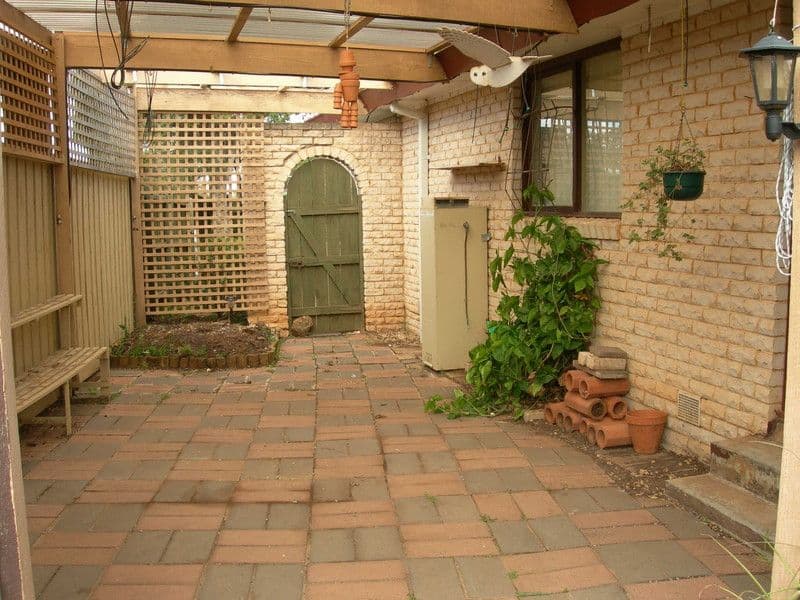 1 Wyatt Place, MELTON VIC 3337, Melton - Thumbnail 3