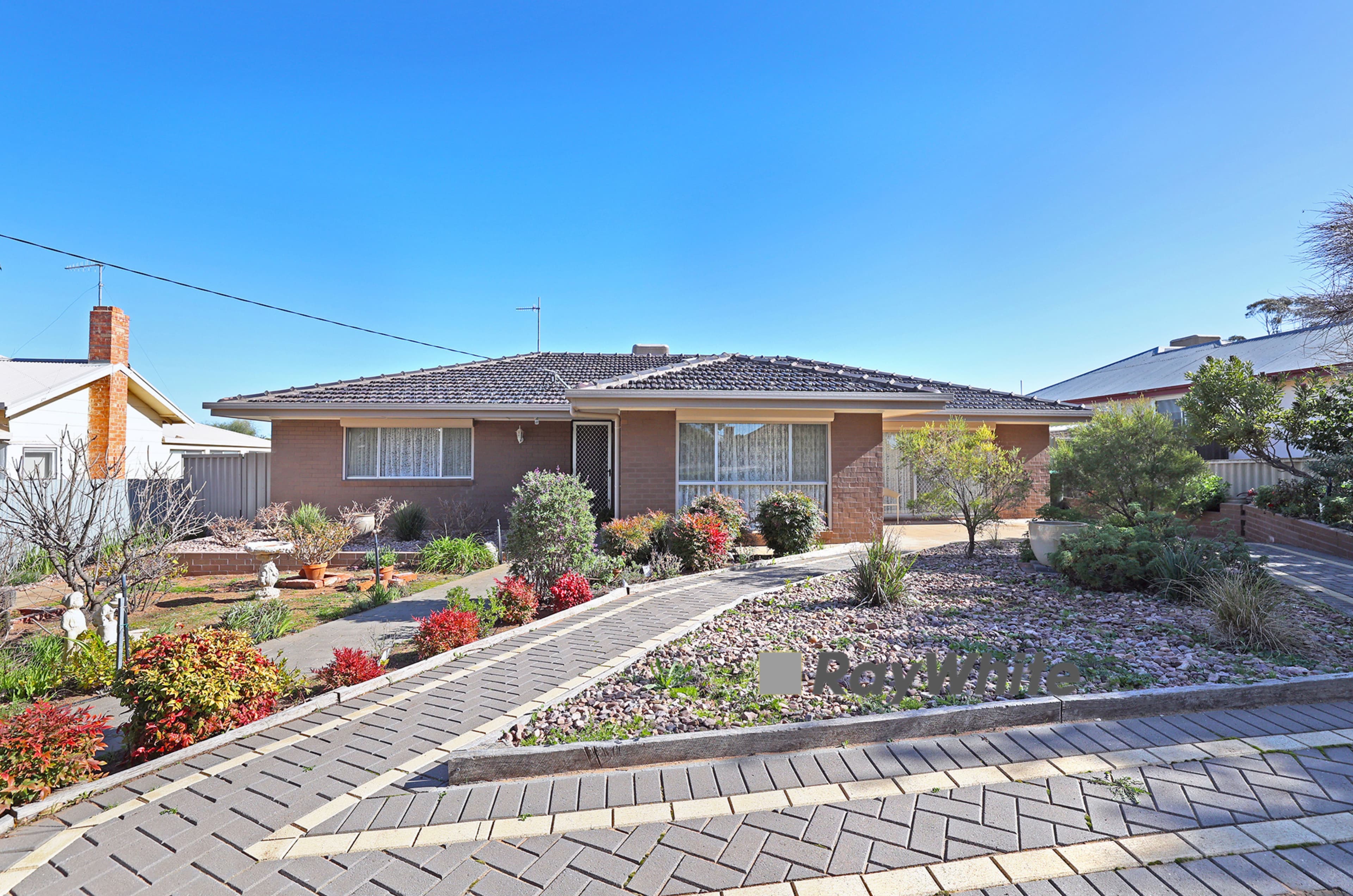 16 Martin Avenue, Ouyen VIC 3490, Ouyen - Image 1