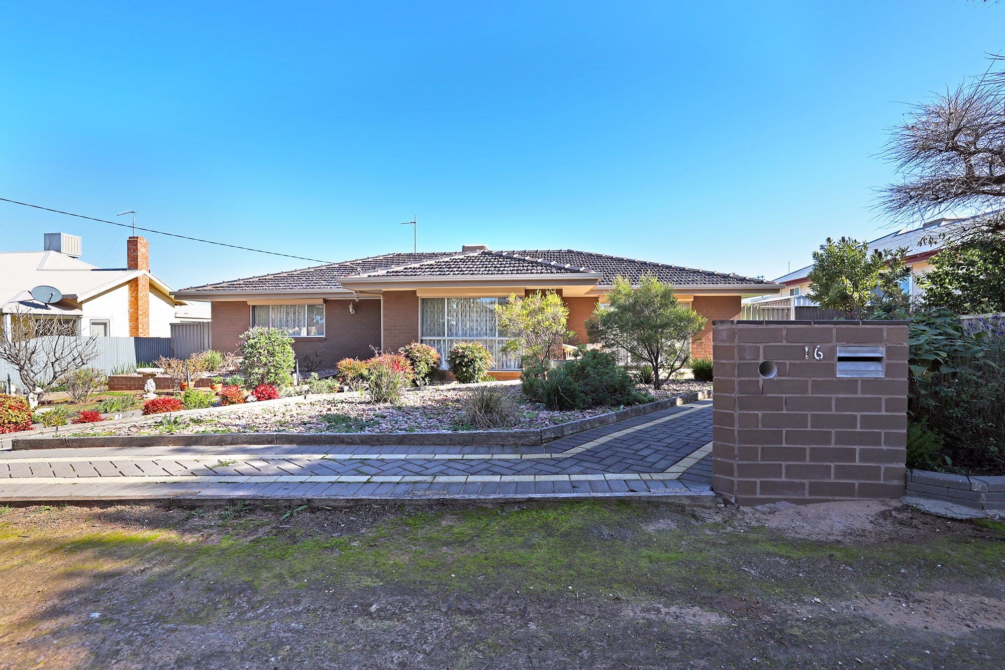 16 Martin Avenue, Ouyen VIC 3490, Ouyen - Thumbnail 2