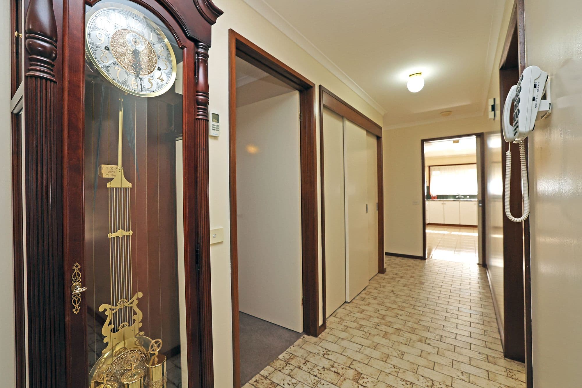 16 Martin Avenue, Ouyen VIC 3490, Ouyen - Thumbnail 3