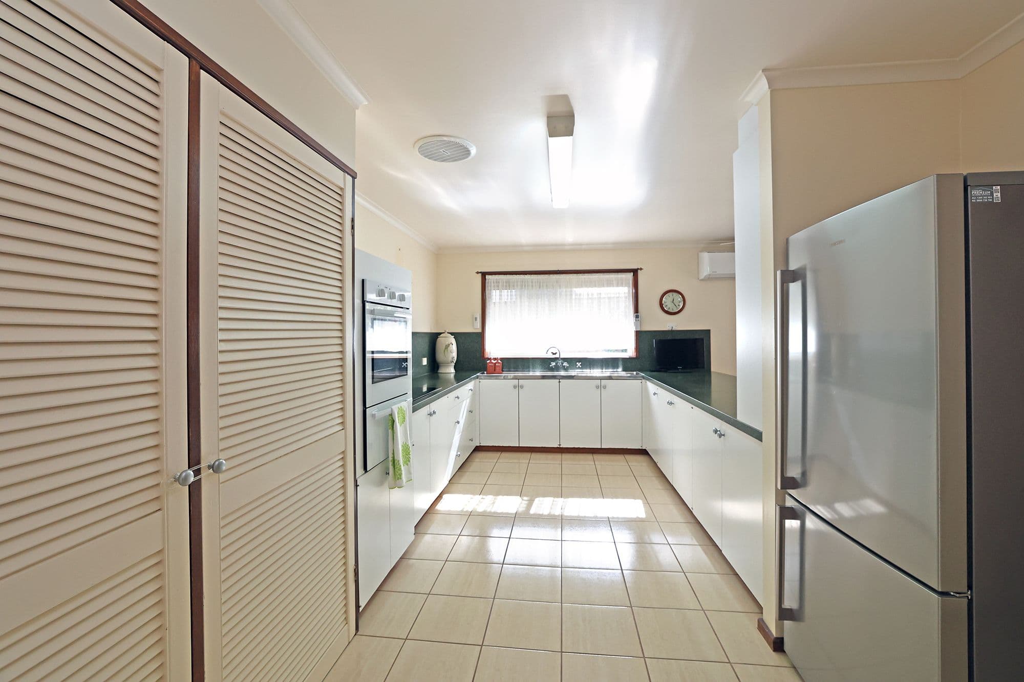 16 Martin Avenue, Ouyen VIC 3490, Ouyen - Thumbnail 5