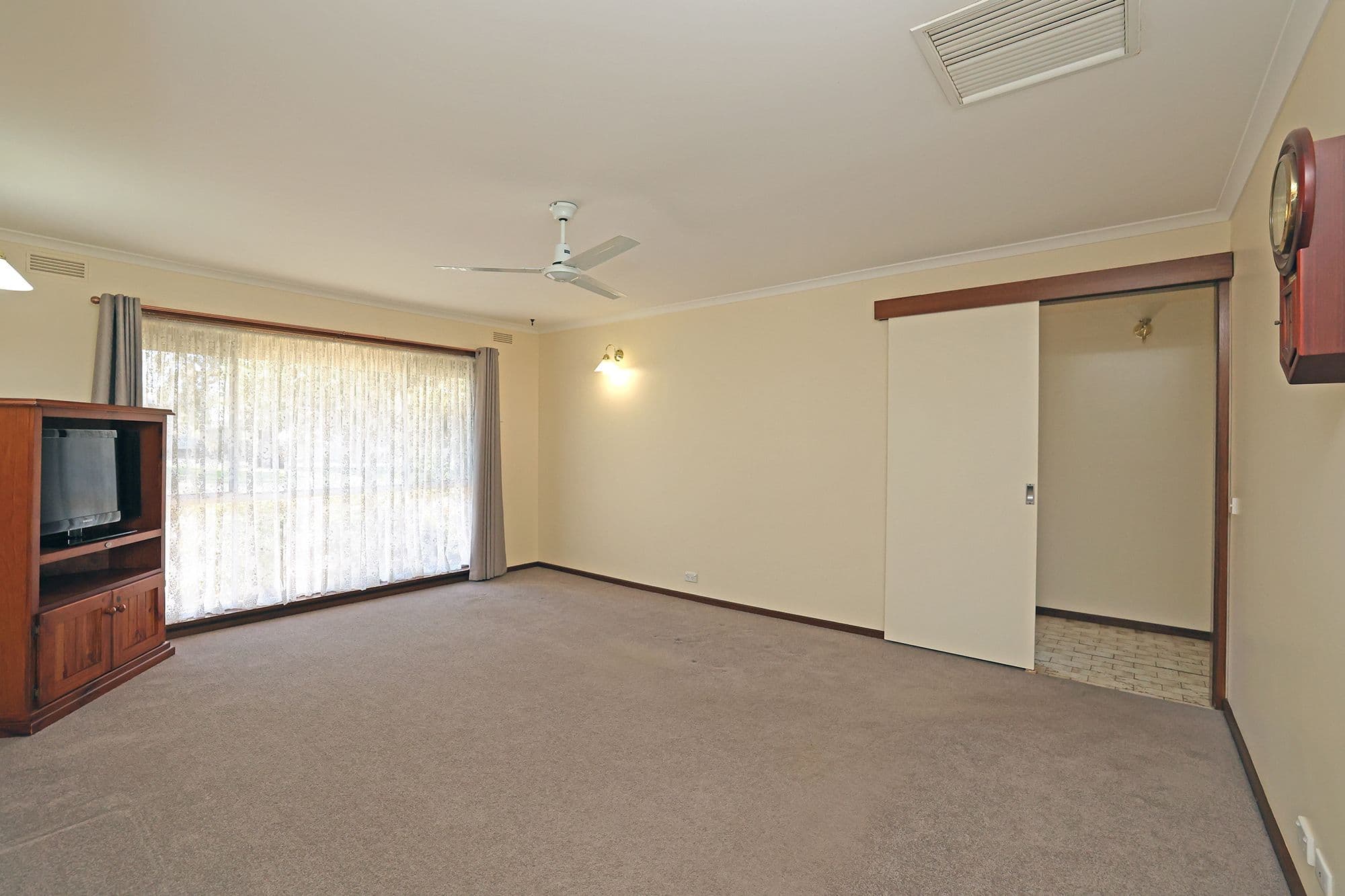 16 Martin Avenue, Ouyen VIC 3490, Ouyen - Thumbnail 8