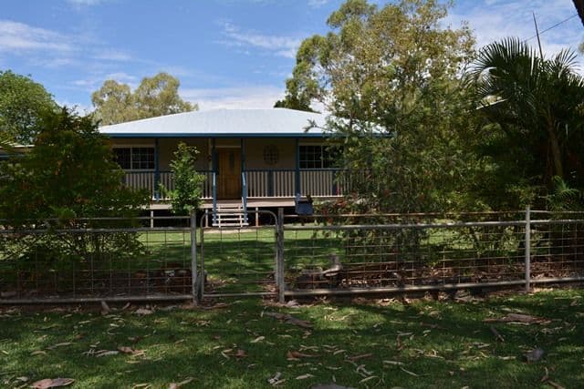 9 Gidyea Street, Blackall QLD 4472, Blackall - Image 1