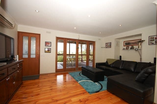 5 Littlejohn Avenue, Mount Evelyn VIC 3796, Mount Evelyn - Thumbnail 3