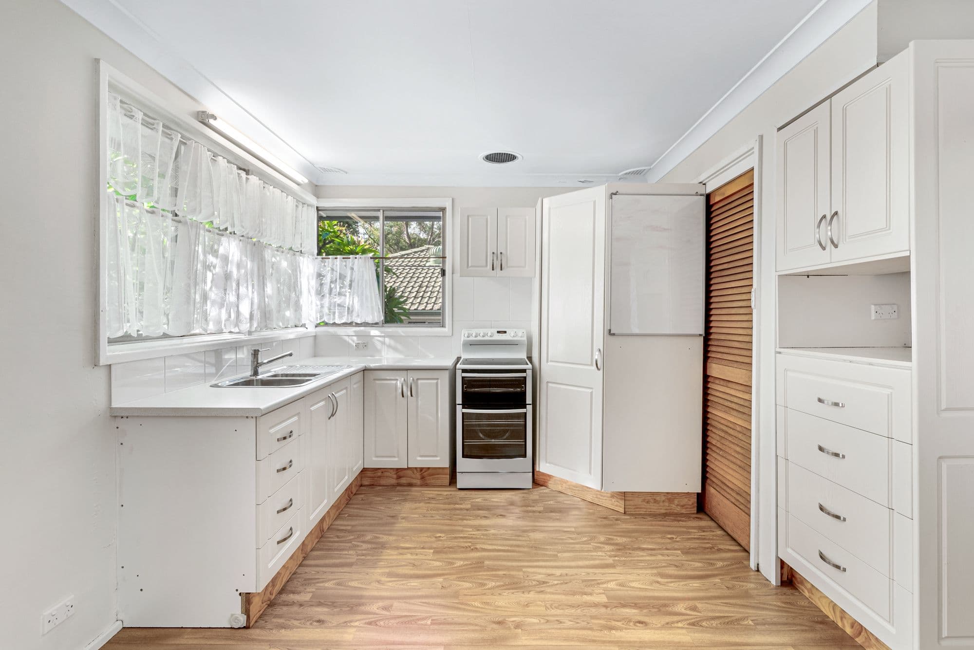 25 Lugarno Avenue, Leumeah NSW 2560, Leumeah - Thumbnail 2