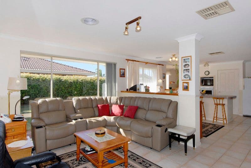 13 Broadbeach Place, WAIKIKI WA 6169, Waikiki - Thumbnail 5