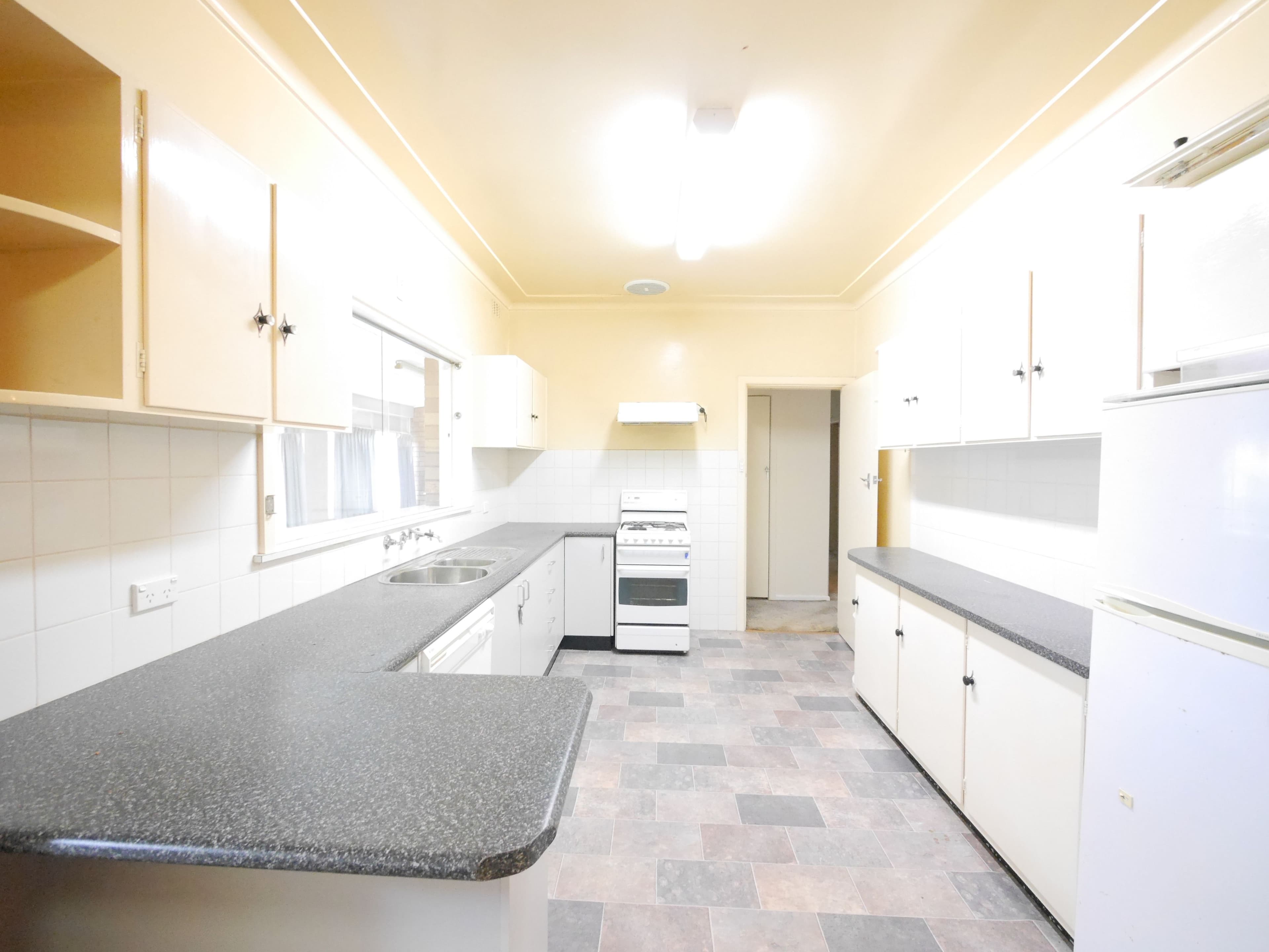 81 Macquarie Street, Cowra - Thumbnail 5
