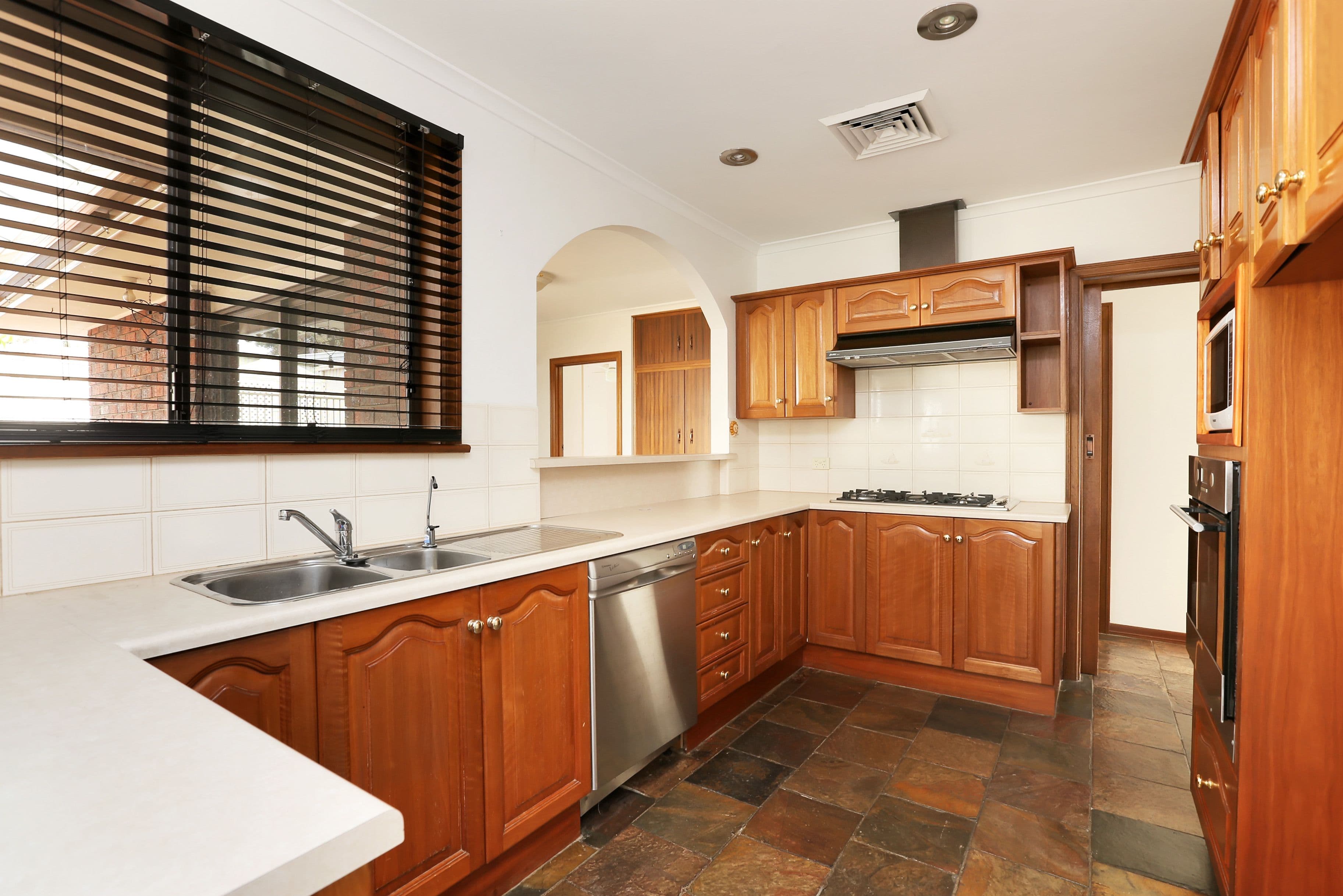22 Roberts Crescent, Hope Valley SA 5090, Hope Valley - Thumbnail 2