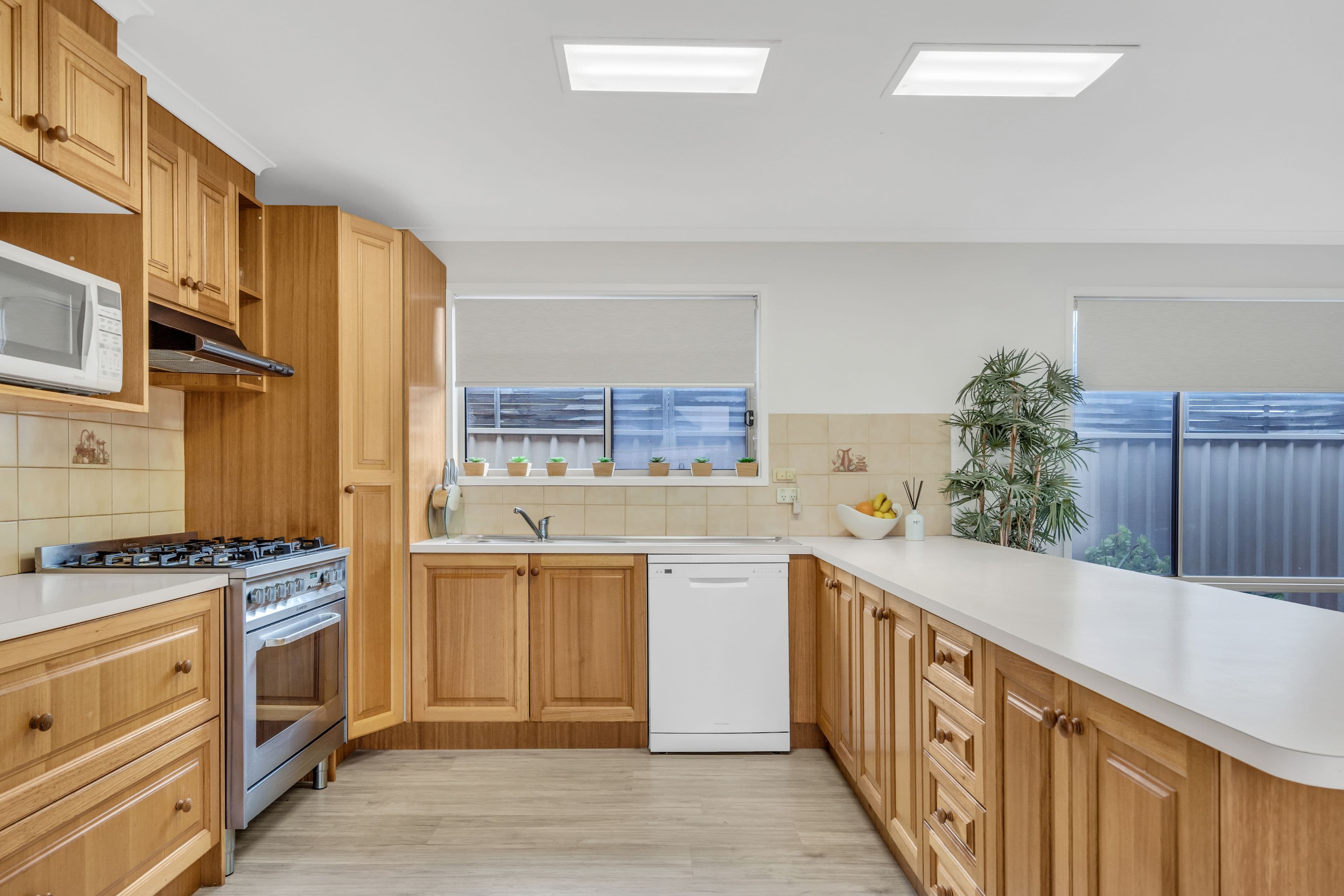 11 Verwood Court, Craigieburn VIC 3064, Craigieburn - Thumbnail 4