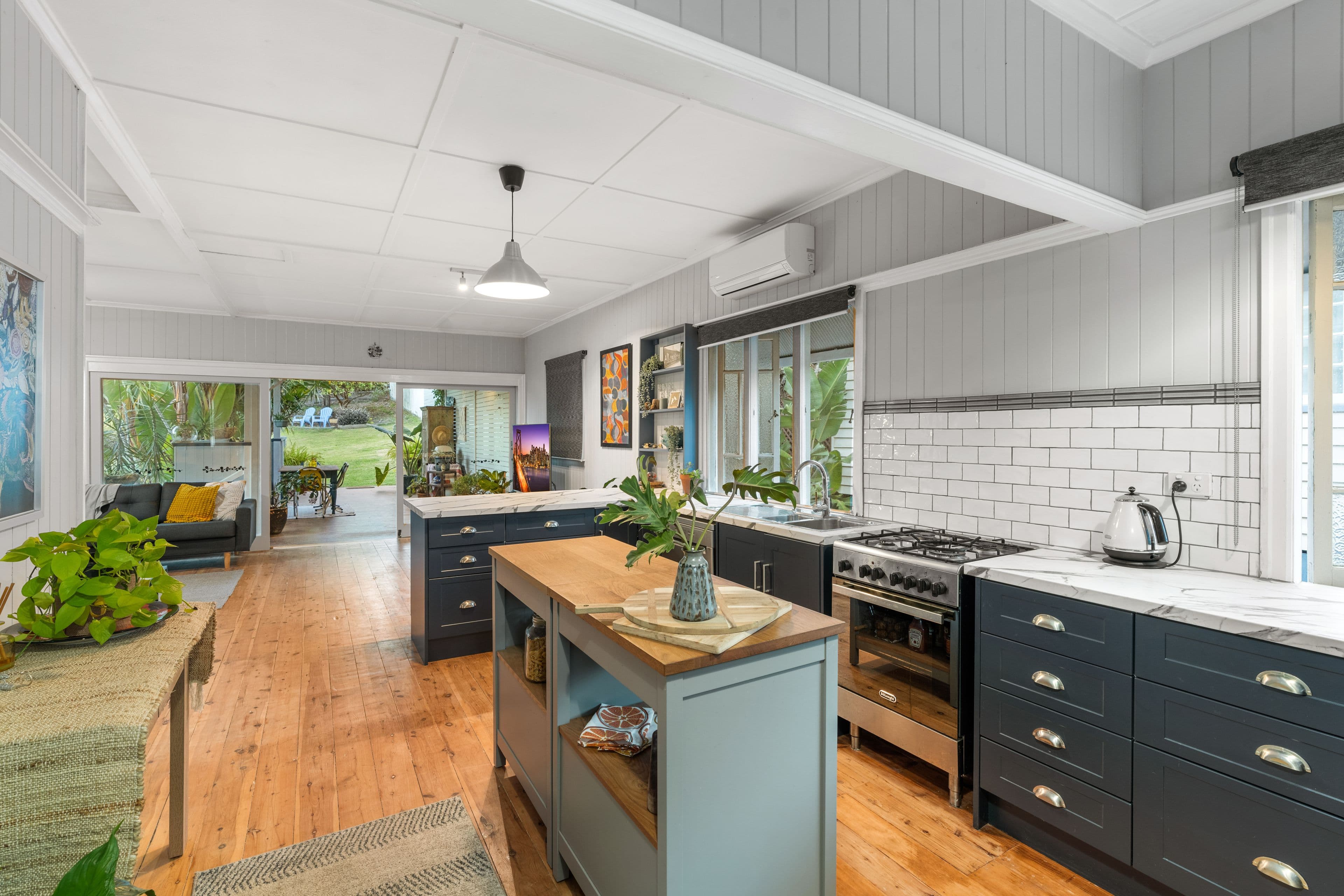 6 Wolsey Street, Sandgate QLD 4017, Sandgate - Thumbnail 4