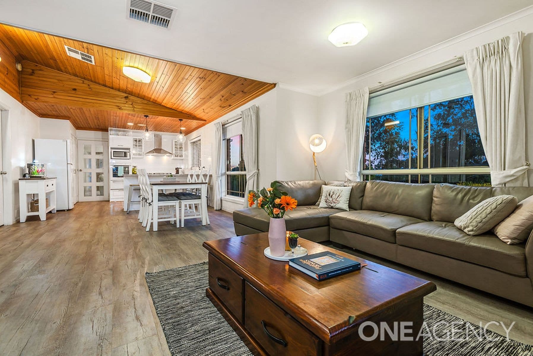 1 Baker Rise, Sunbury, Sunbury - Thumbnail 5