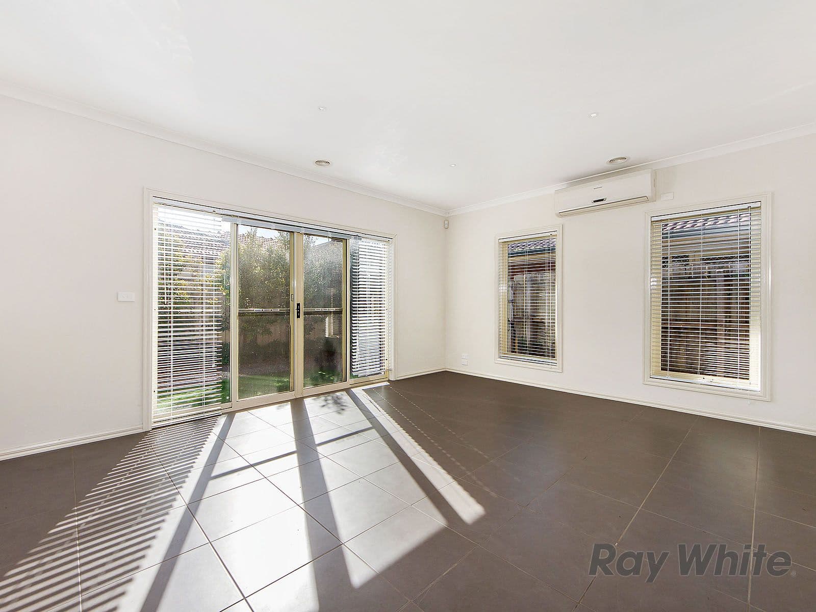 282 Furlong Road, St Albans VIC 3021, St Albans - Thumbnail 3