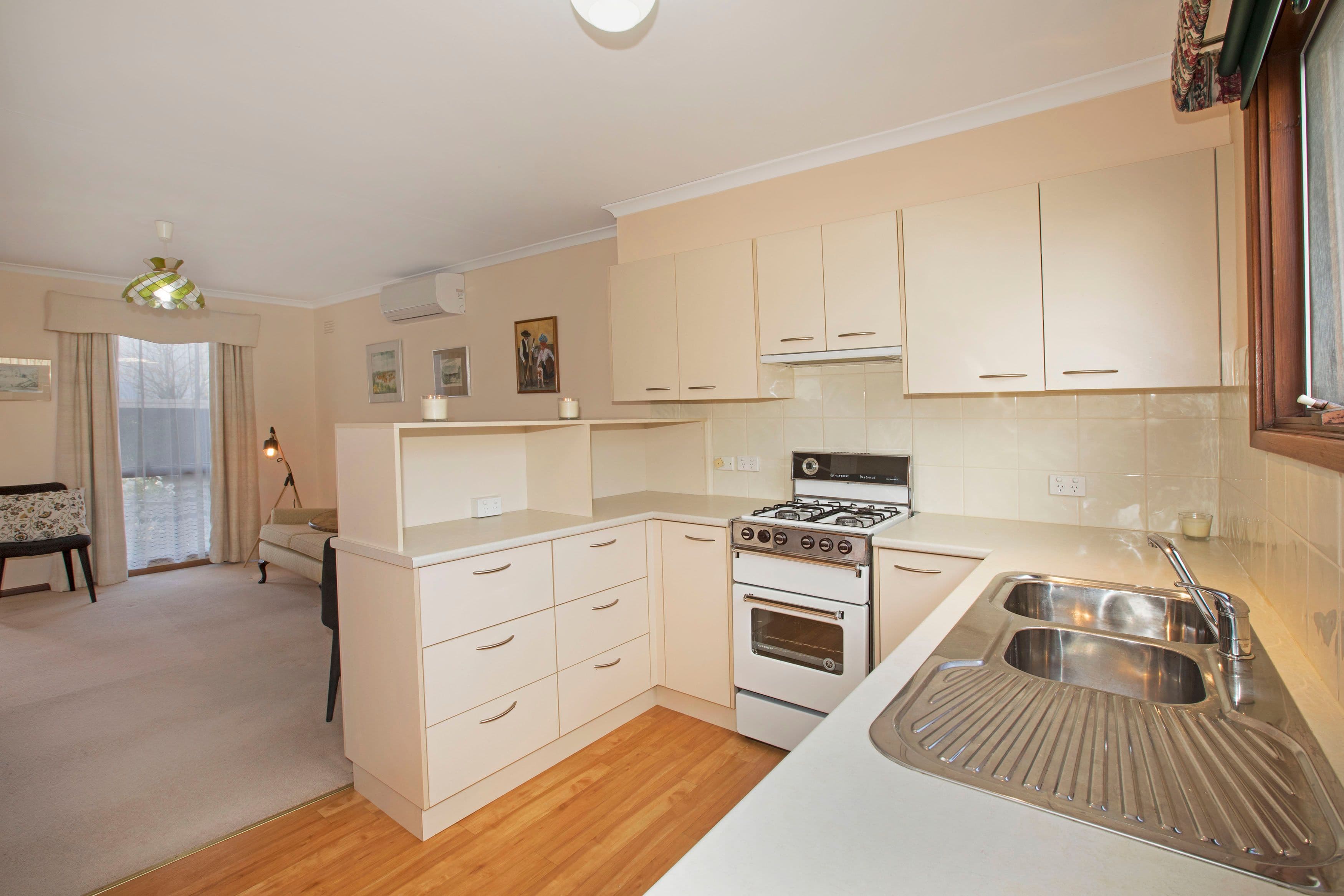 143 South Valley Road, Highton VIC 3216, Highton - Thumbnail 4