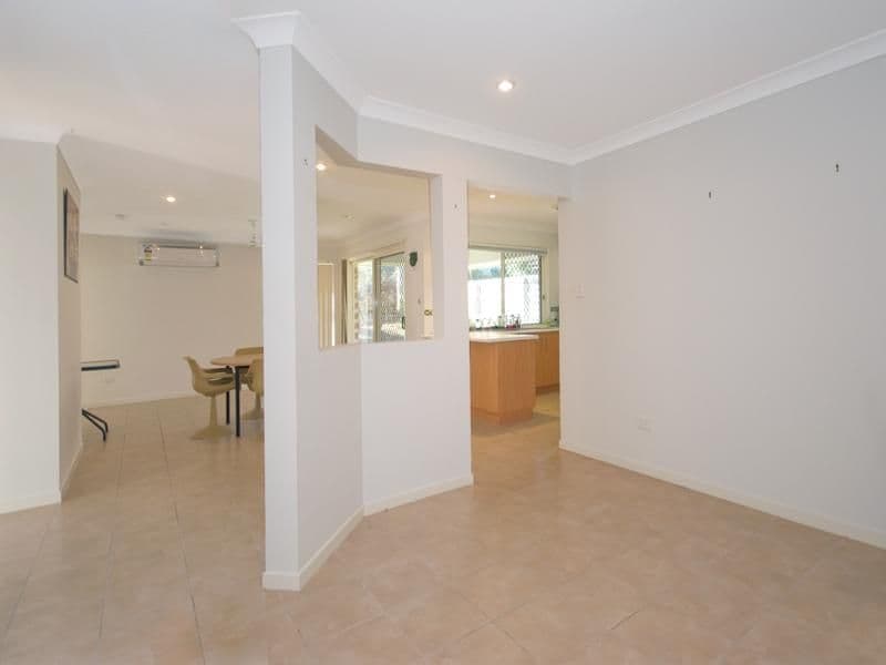 4 Plymouth Place, CALAMVALE QLD 4116, Calamvale - Thumbnail 2