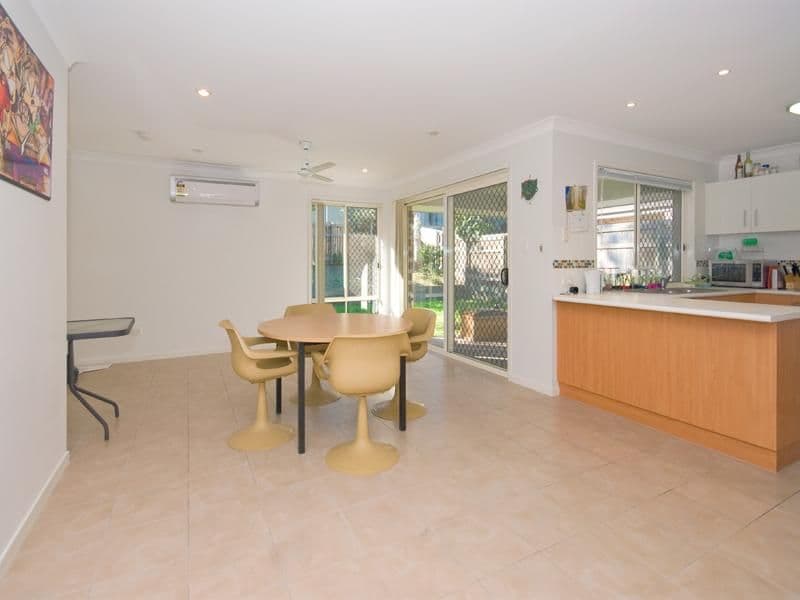 4 Plymouth Place, CALAMVALE QLD 4116, Calamvale - Thumbnail 3