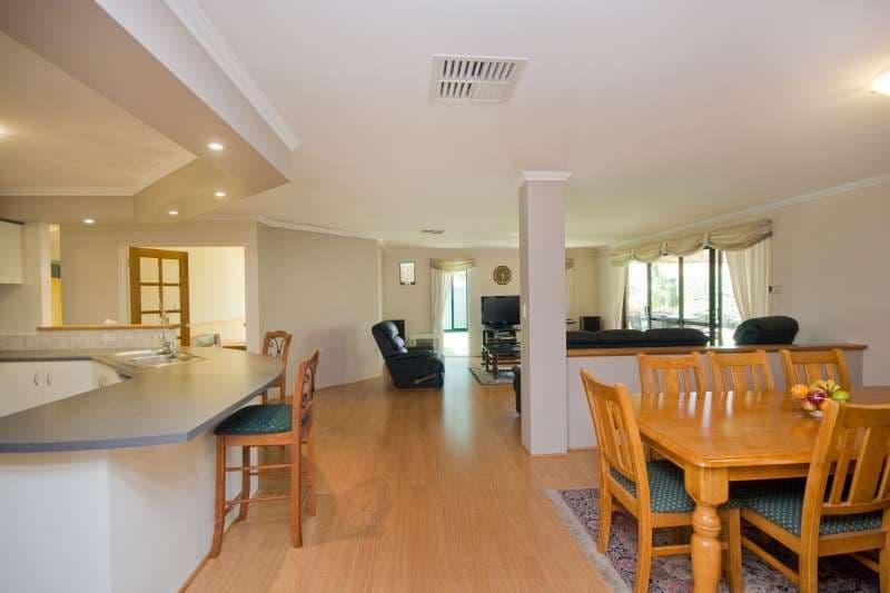 11/8 Paradise Parade, Paradise Point, QLD, 4216, Paradise Point - Thumbnail 4