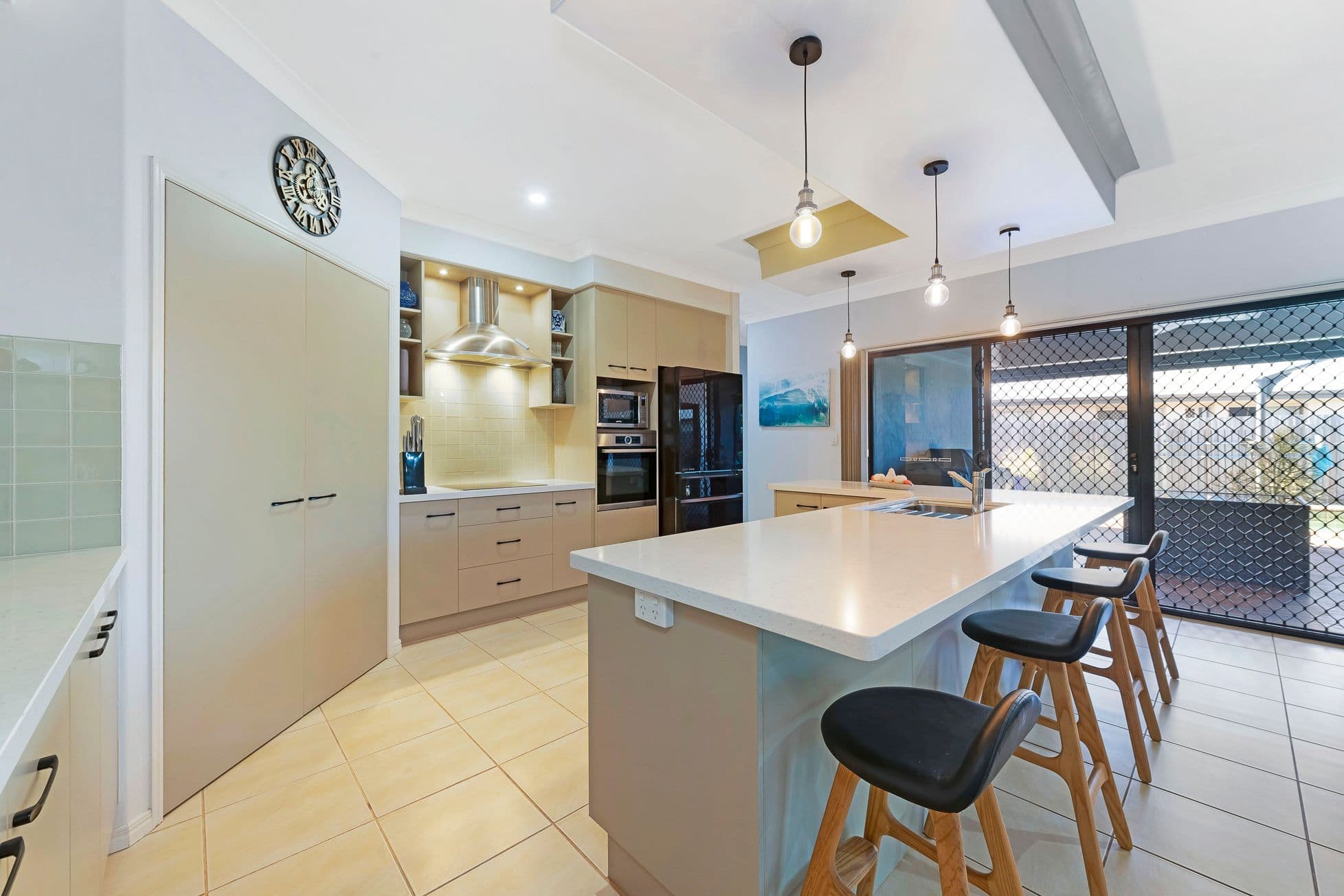 11 Leon Place, Coral Cove QLD 4670, Coral Cove - Thumbnail 4