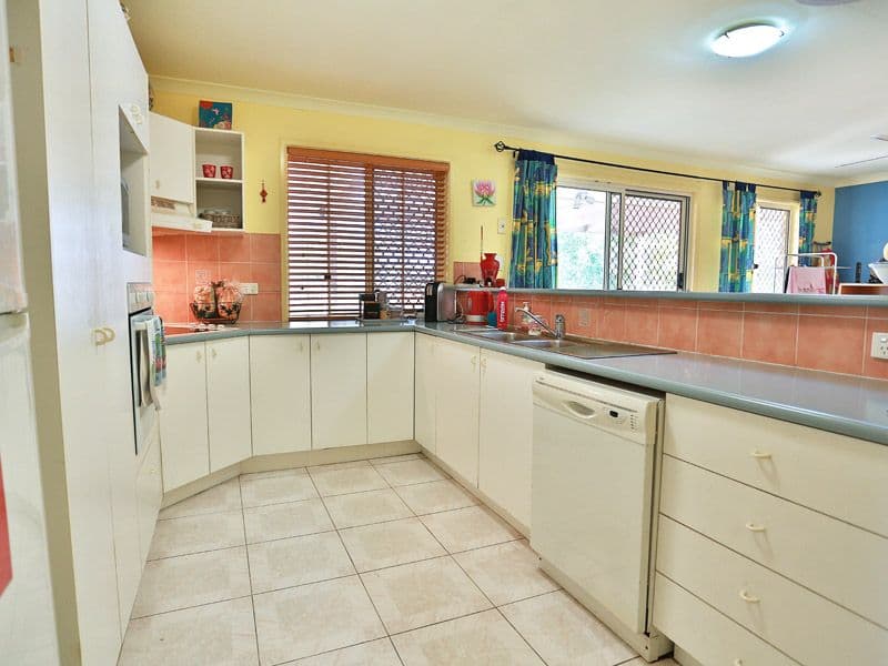 5 Yellowjack Crescent, ALBANY CREEK QLD 4035, Albany Creek - Thumbnail 4