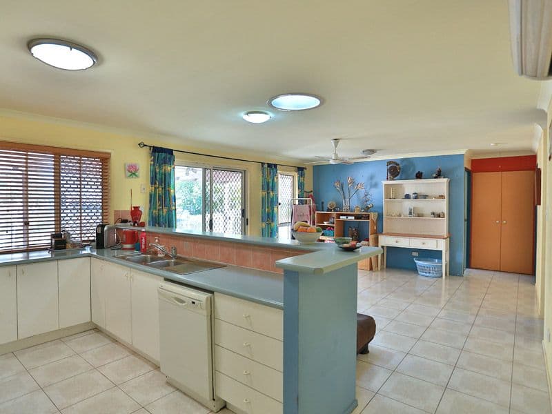 5 Yellowjack Crescent, ALBANY CREEK QLD 4035, Albany Creek - Thumbnail 5
